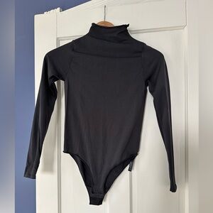 SKIMS black bodysuit S/M